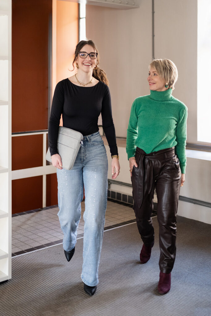 Rozemarijn en Annet bij durf company